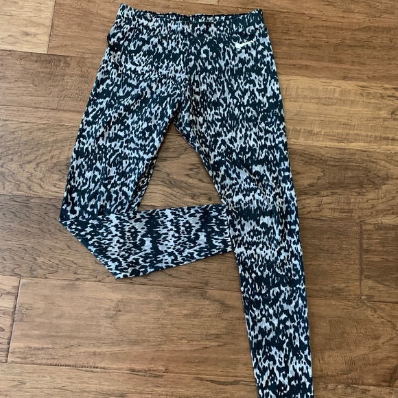 Nike Pants - Nike Black & Gray Print Yoga Pilates Barre Workout Running Exercise Leggings